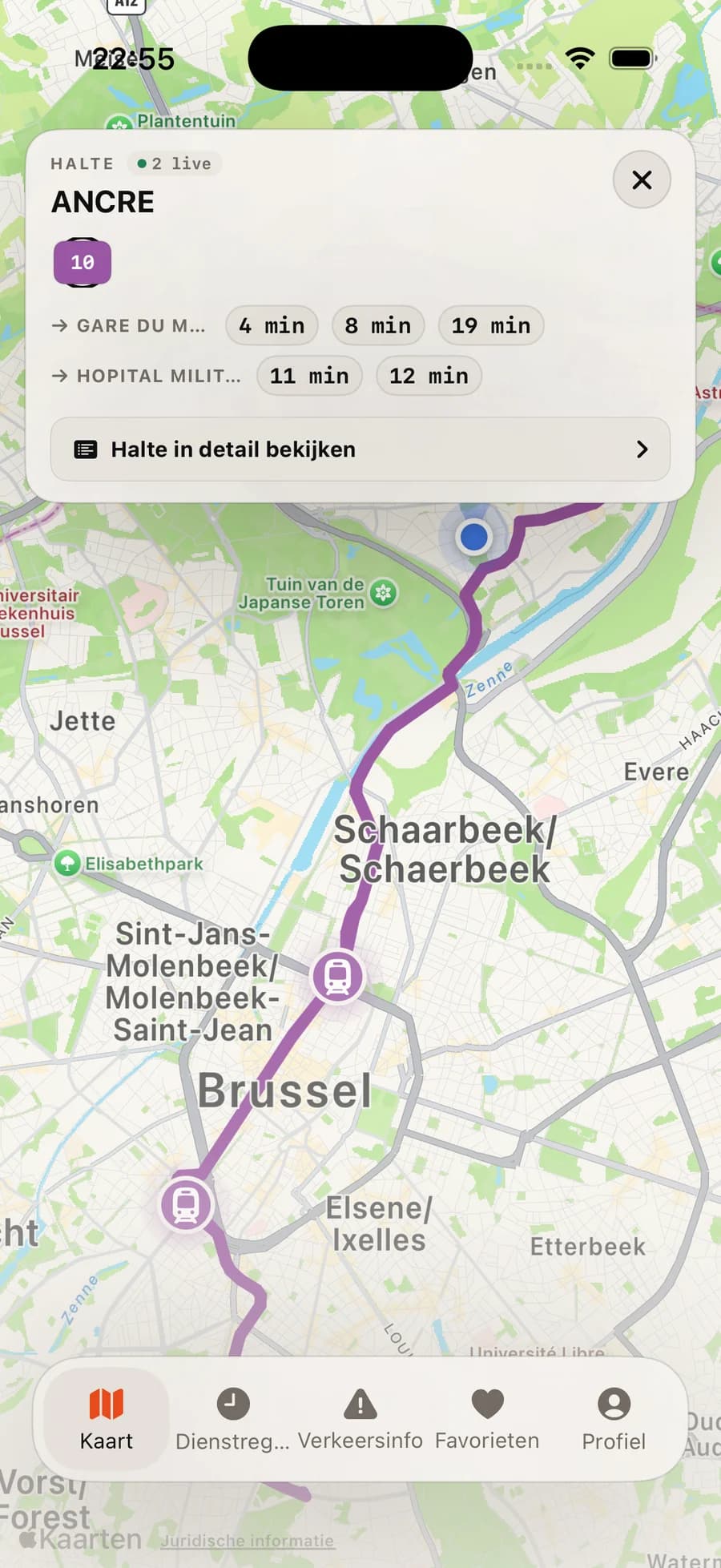 Vehicles tracked live along a route